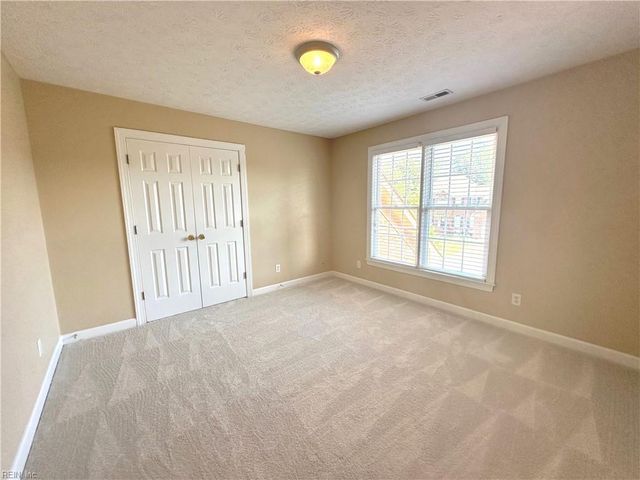 8 Wornom Farm RD, Poquoson, VA 23662