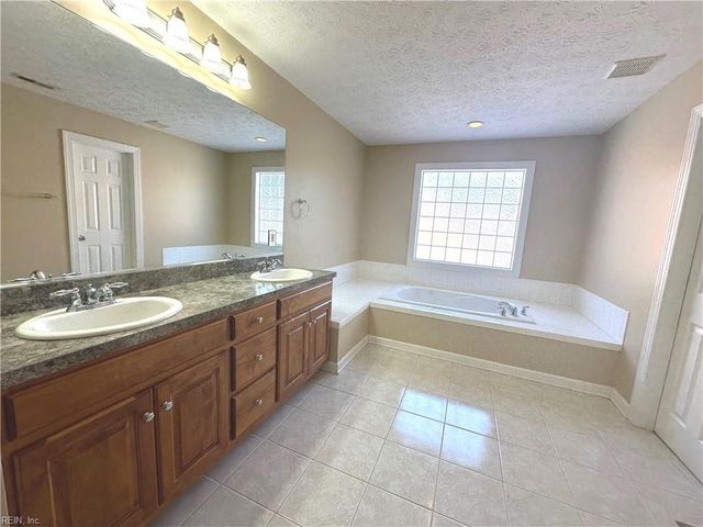 8 Wornom Farm RD, Poquoson, VA 23662