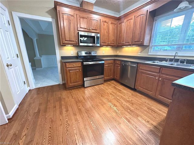 8 Wornom Farm RD, Poquoson, VA 23662
