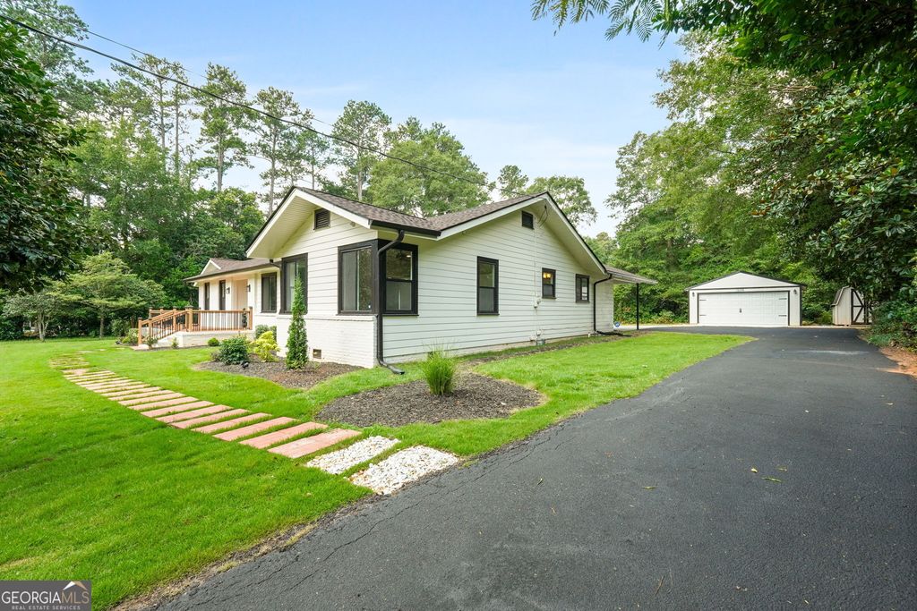 1099 Pine Valley Road, Griffin, GA 30224