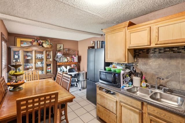 2333 N Chandler Drive E, Fort Worth, TX 76111