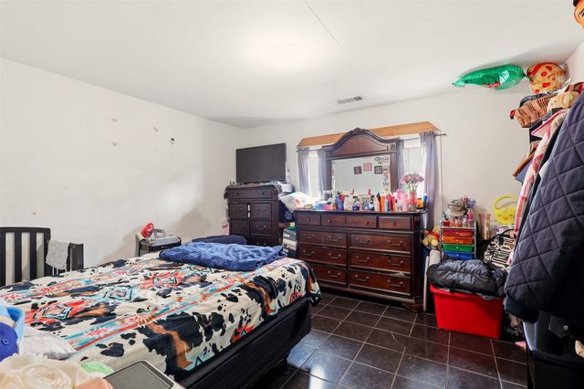 2333 N Chandler Drive E, Fort Worth, TX 76111