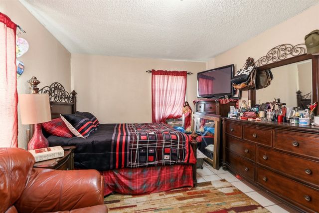 2333 N Chandler Drive E, Fort Worth, TX 76111