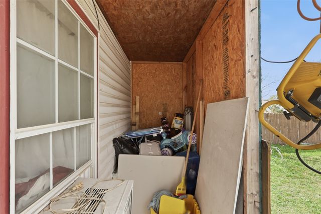 2333 N Chandler Drive E, Fort Worth, TX 76111