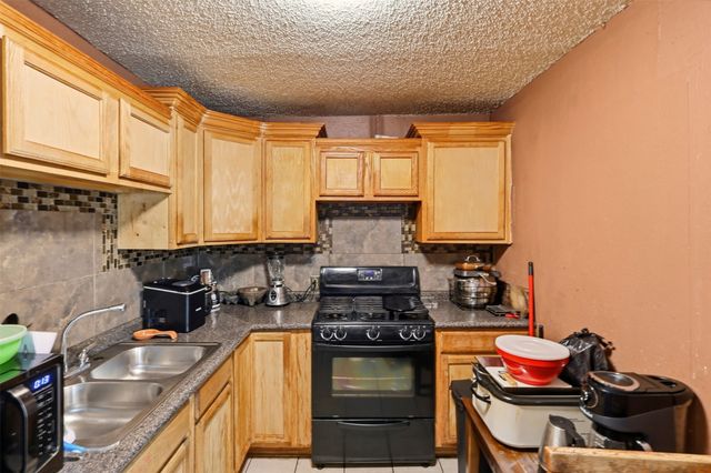 2333 N Chandler Drive E, Fort Worth, TX 76111