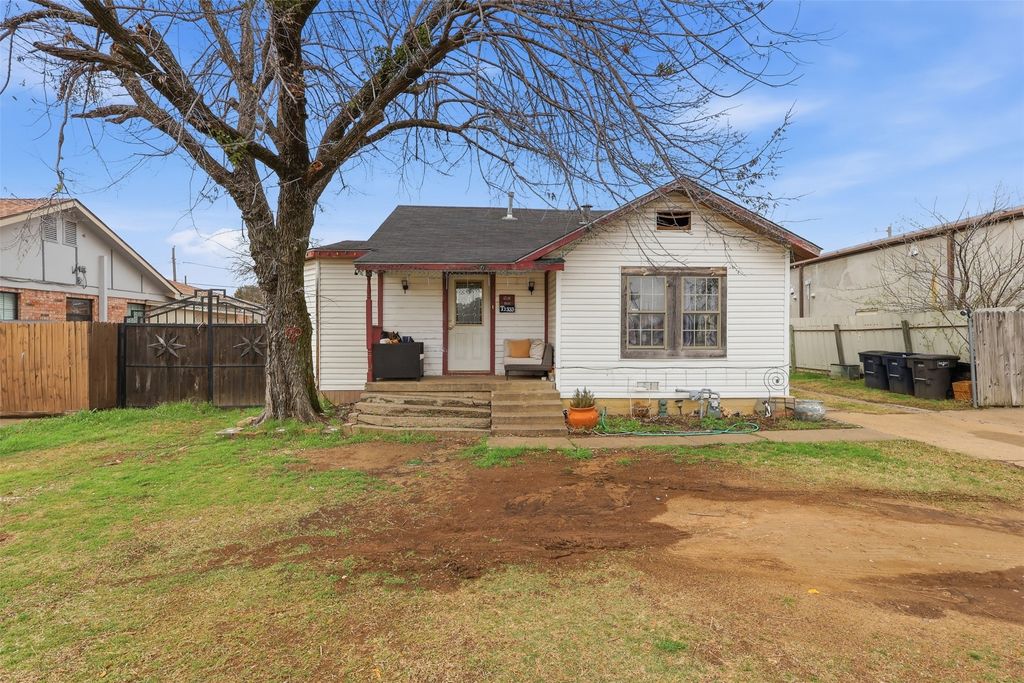 2333 N Chandler Drive E, Fort Worth, TX 76111