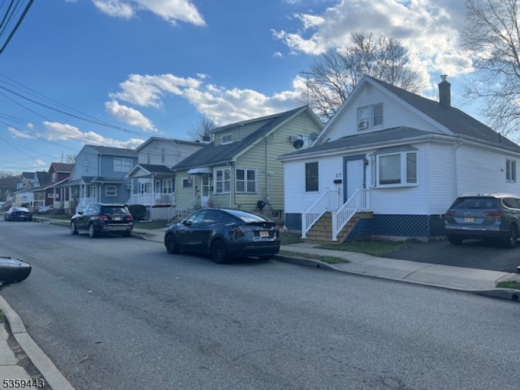 17 Zeliff Ave, Little Falls Twp., NJ 07424