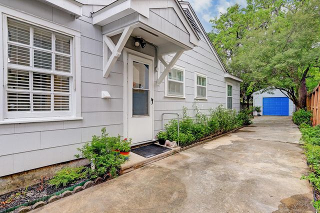 5217 Locust Street, Bellaire, TX 77401
