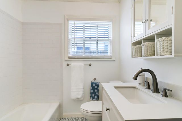 5217 Locust Street, Bellaire, TX 77401
