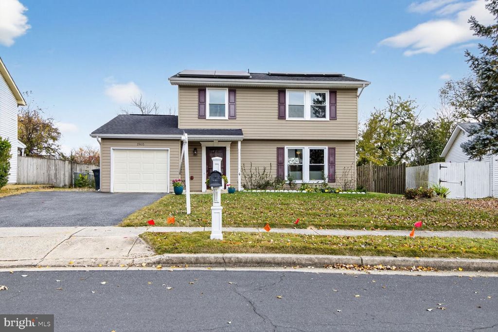 Image 2 of property listing at 1905 ARMOR CT, Severn, MD 21144