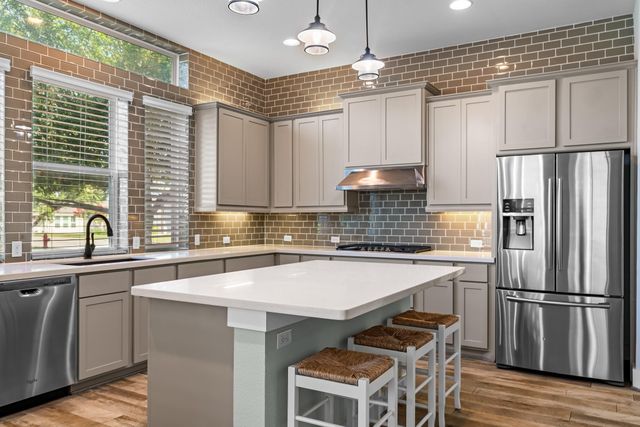 109 Francesco LN 40, Dripping Springs, TX 78620