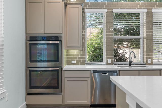 109 Francesco LN 40, Dripping Springs, TX 78620
