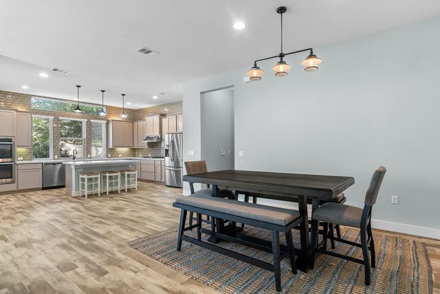 109 Francesco LN 40, Dripping Springs, TX 78620