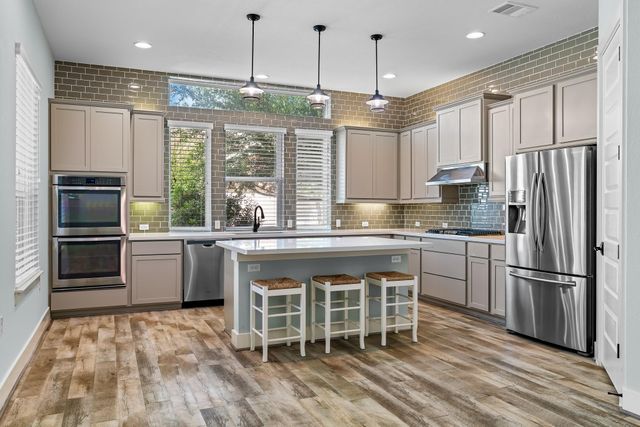 109 Francesco LN 40, Dripping Springs, TX 78620