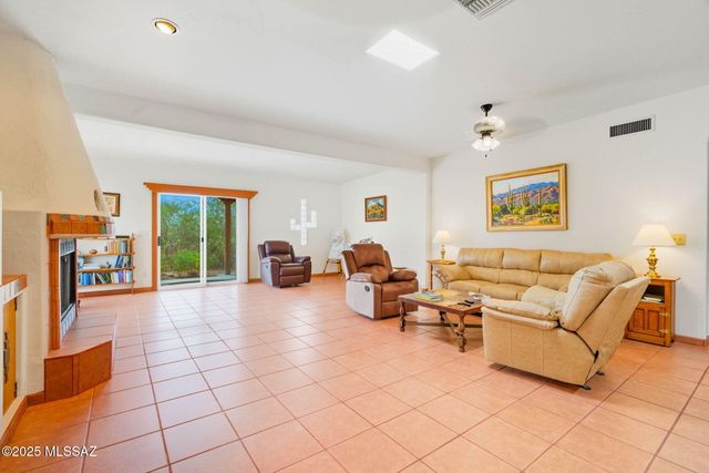 116 S Charleston Avenue, Corona De Tucson, AZ 85641