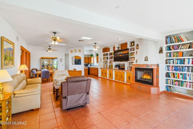 116 S Charleston Avenue, Corona De Tucson, AZ 85641