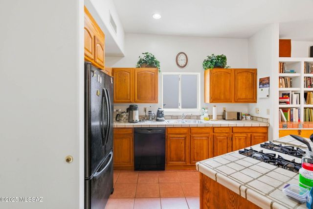 116 S Charleston Avenue, Corona De Tucson, AZ 85641