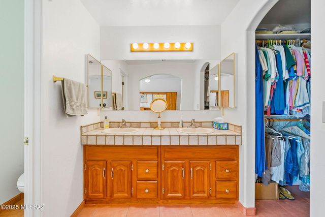 116 S Charleston Avenue, Corona De Tucson, AZ 85641