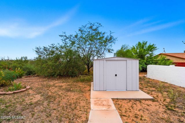 116 S Charleston Avenue, Corona De Tucson, AZ 85641