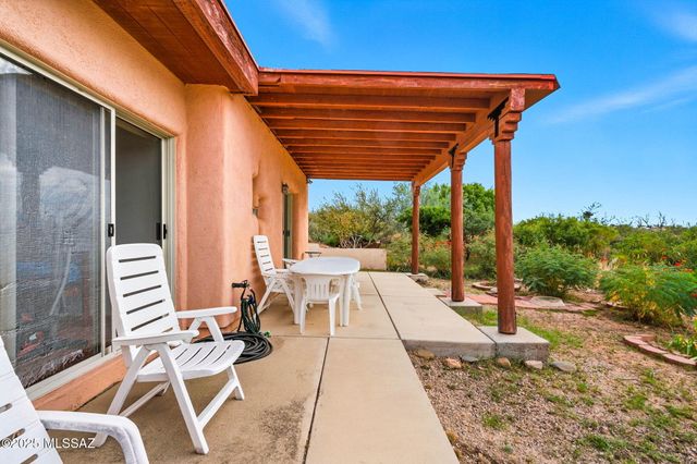 116 S Charleston Avenue, Corona De Tucson, AZ 85641