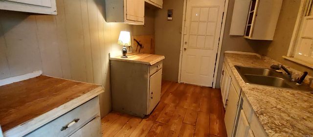 1069 Elm St., Camden, AR 71701