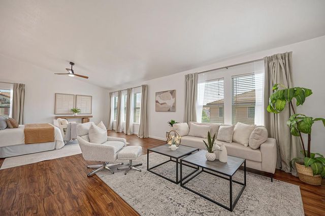 8832 Marlin Seas Ct, Sacramento, CA 95828