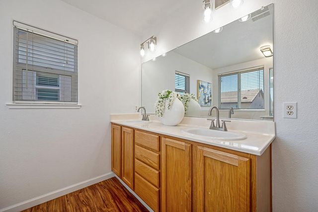8832 Marlin Seas Ct, Sacramento, CA 95828