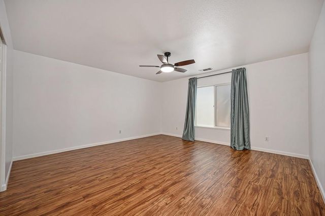 8832 Marlin Seas Ct, Sacramento, CA 95828