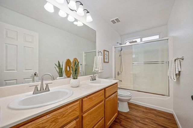 8832 Marlin Seas Ct, Sacramento, CA 95828