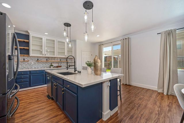 8832 Marlin Seas Ct, Sacramento, CA 95828