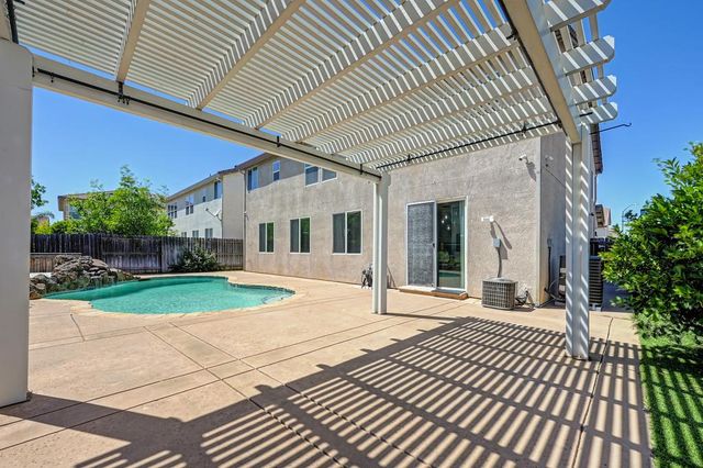 8832 Marlin Seas Ct, Sacramento, CA 95828
