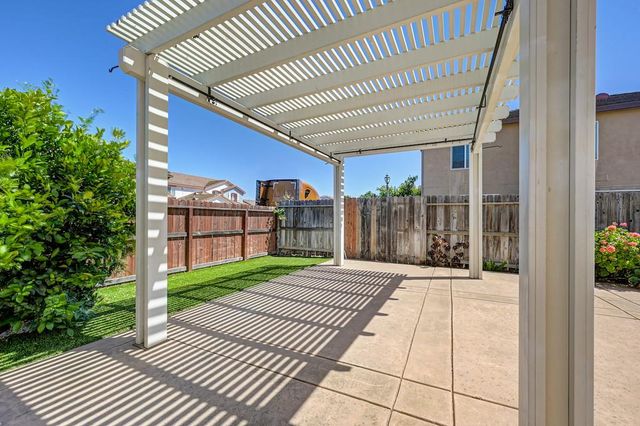 8832 Marlin Seas Ct, Sacramento, CA 95828