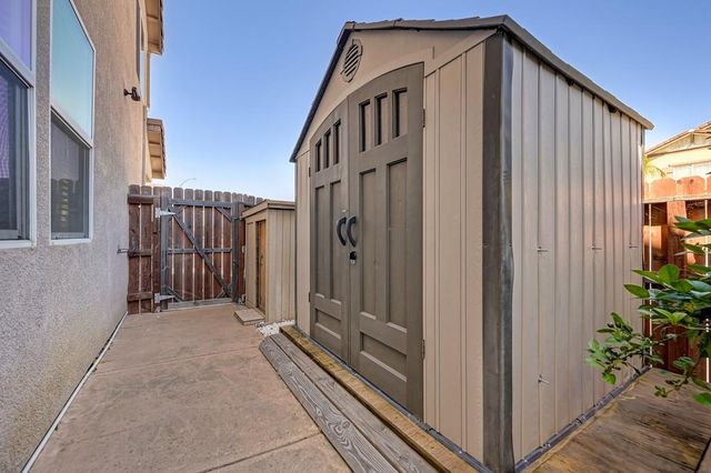 8832 Marlin Seas Ct, Sacramento, CA 95828