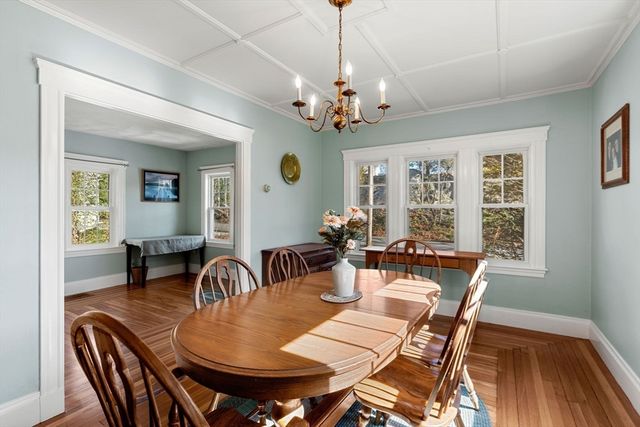 12 Lake Ave, Saugus, MA 01906