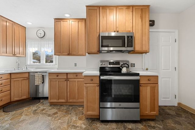 12 Lake Ave, Saugus, MA 01906