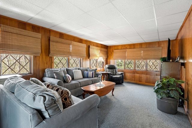 12 Lake Ave, Saugus, MA 01906