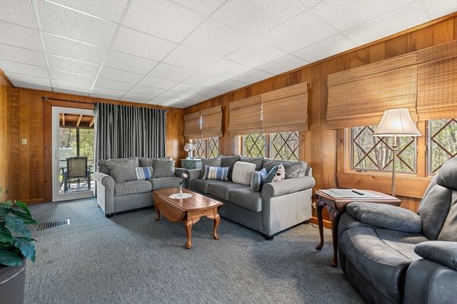 12 Lake Ave, Saugus, MA 01906