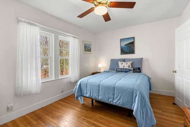 12 Lake Ave, Saugus, MA 01906