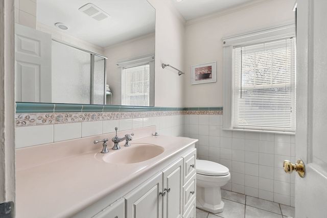 12 Lake Ave, Saugus, MA 01906