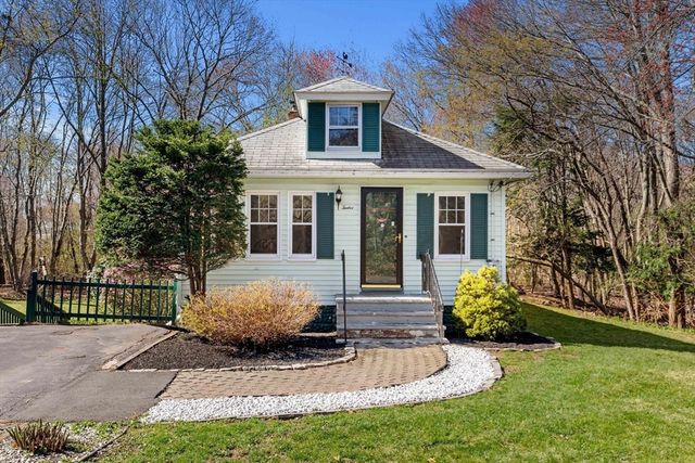 12 Lake Ave, Saugus, MA 01906
