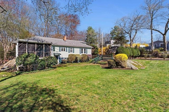 12 Lake Ave, Saugus, MA 01906