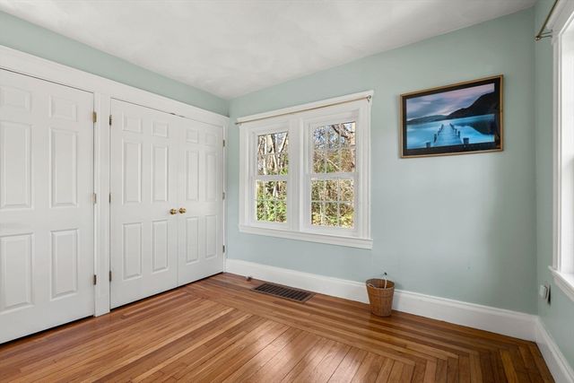 12 Lake Ave, Saugus, MA 01906