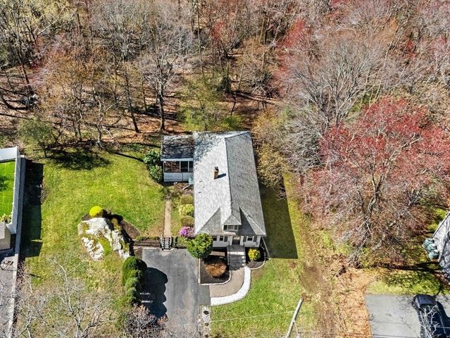 12 Lake Ave, Saugus, MA 01906