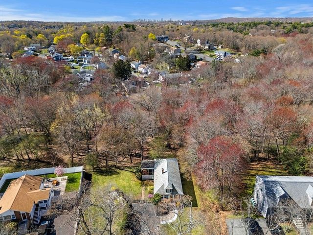 12 Lake Ave, Saugus, MA 01906