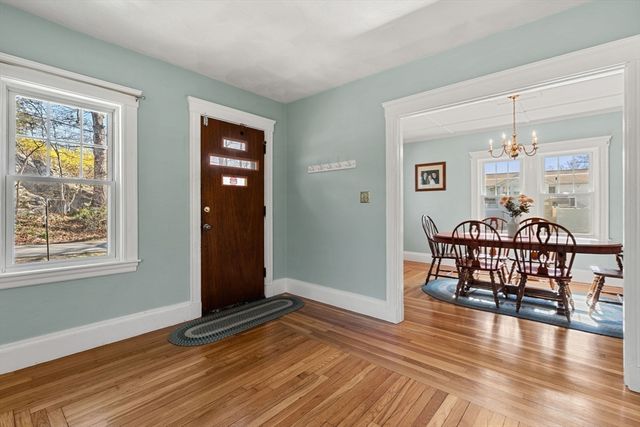 12 Lake Ave, Saugus, MA 01906