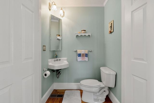 12 Lake Ave, Saugus, MA 01906