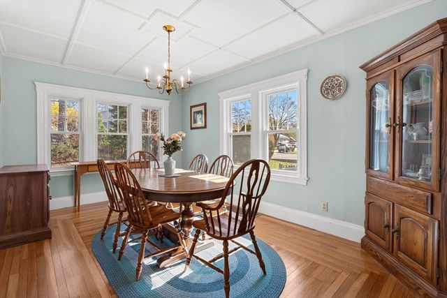 12 Lake Ave, Saugus, MA 01906