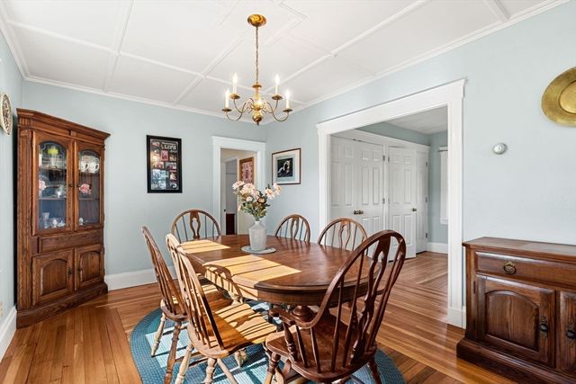 12 Lake Ave, Saugus, MA 01906