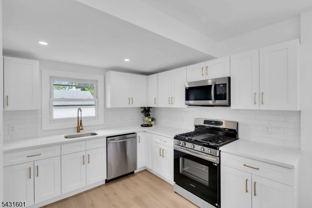 288 Harrison St, Nutley Twp., NJ 07110