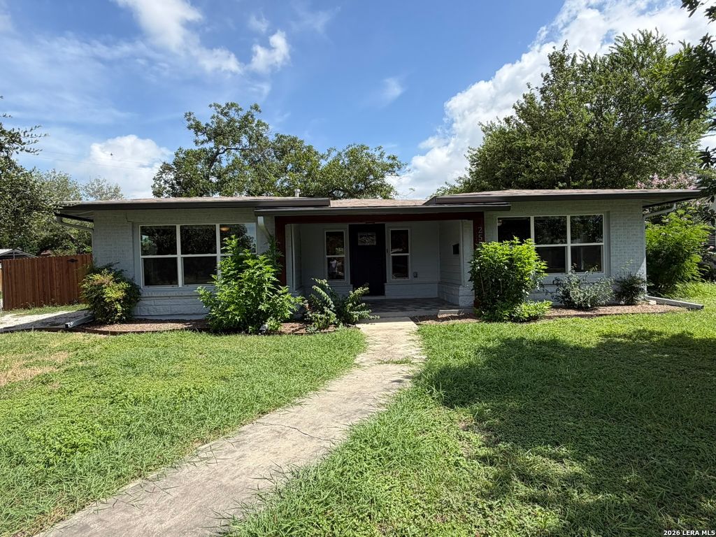 2555 W KINGS HWY, San Antonio, TX 78228